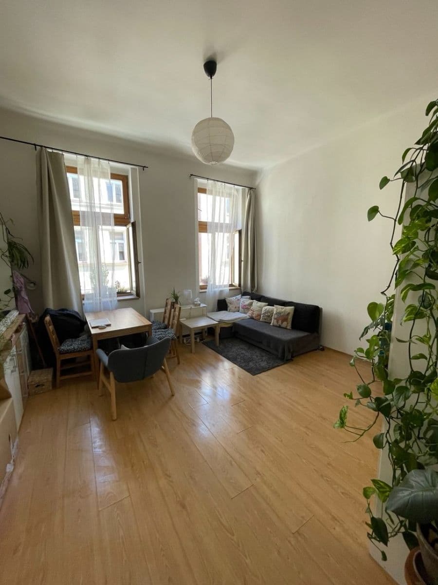 Prenájom bytu 1-izbový 32 m², Jeronýmova, Praha, Praha Prenájom bytu 1-izbový 32 m², Jeronýmova, Praha, Praha