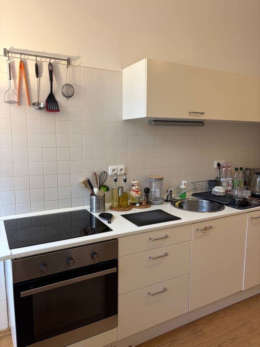 Prenájom bytu 1-izbový 41 m², Jeronýmova, Praha, Praha Prenájom bytu 1-izbový 41 m², Jeronýmova, Praha, Praha