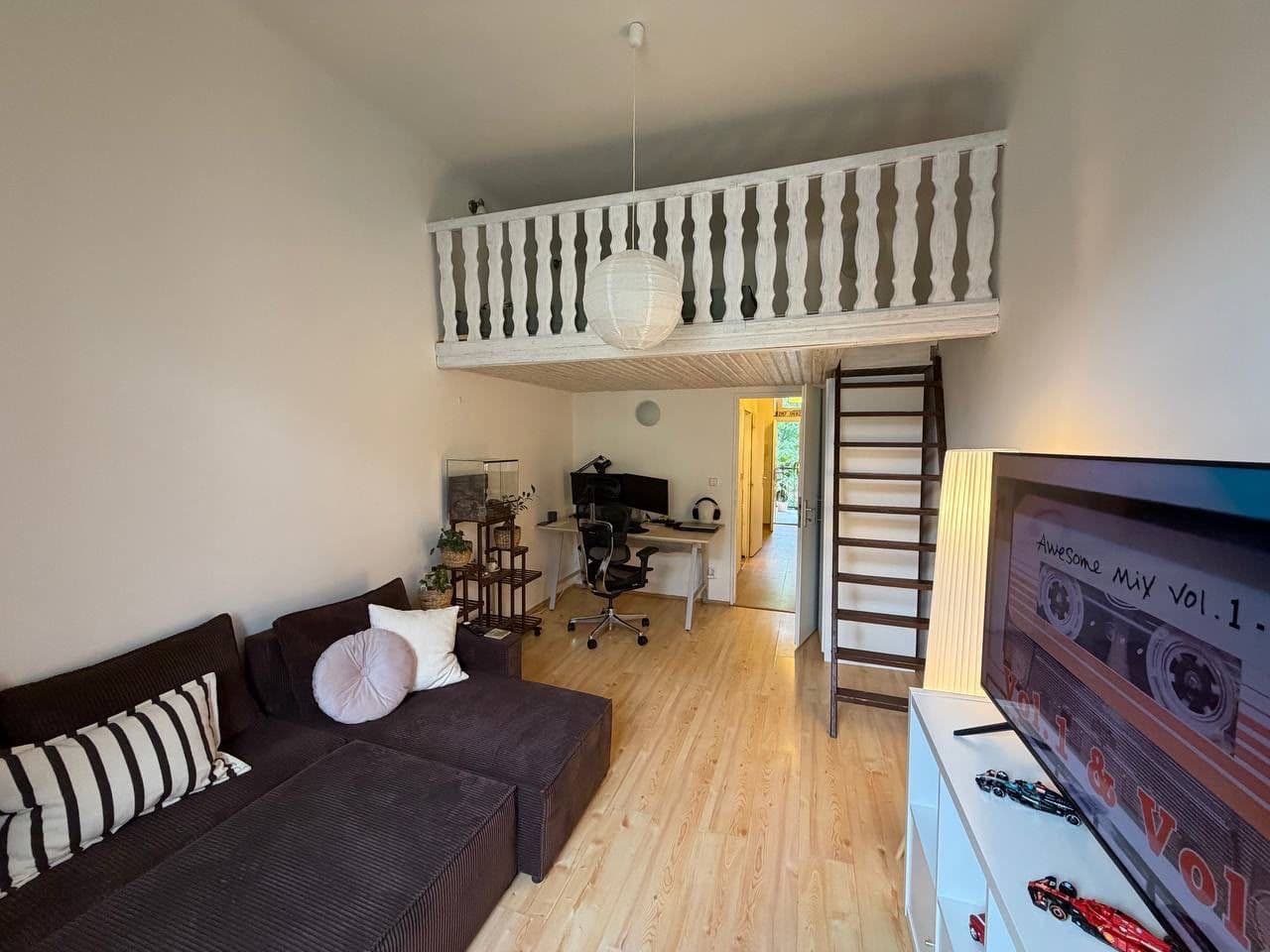 Prenájom bytu 1-izbový 41 m², Jeronýmova, Praha, Praha Prenájom bytu 1-izbový 41 m², Jeronýmova, Praha, Praha