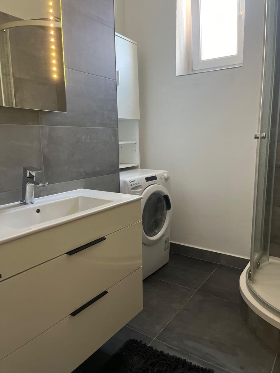 Prenájom bytu 2-izbový 44 m², Amálská, Kladno, Středočeský kraj Prenájom bytu 2-izbový 44 m², Amálská, Kladno, Středočeský kraj