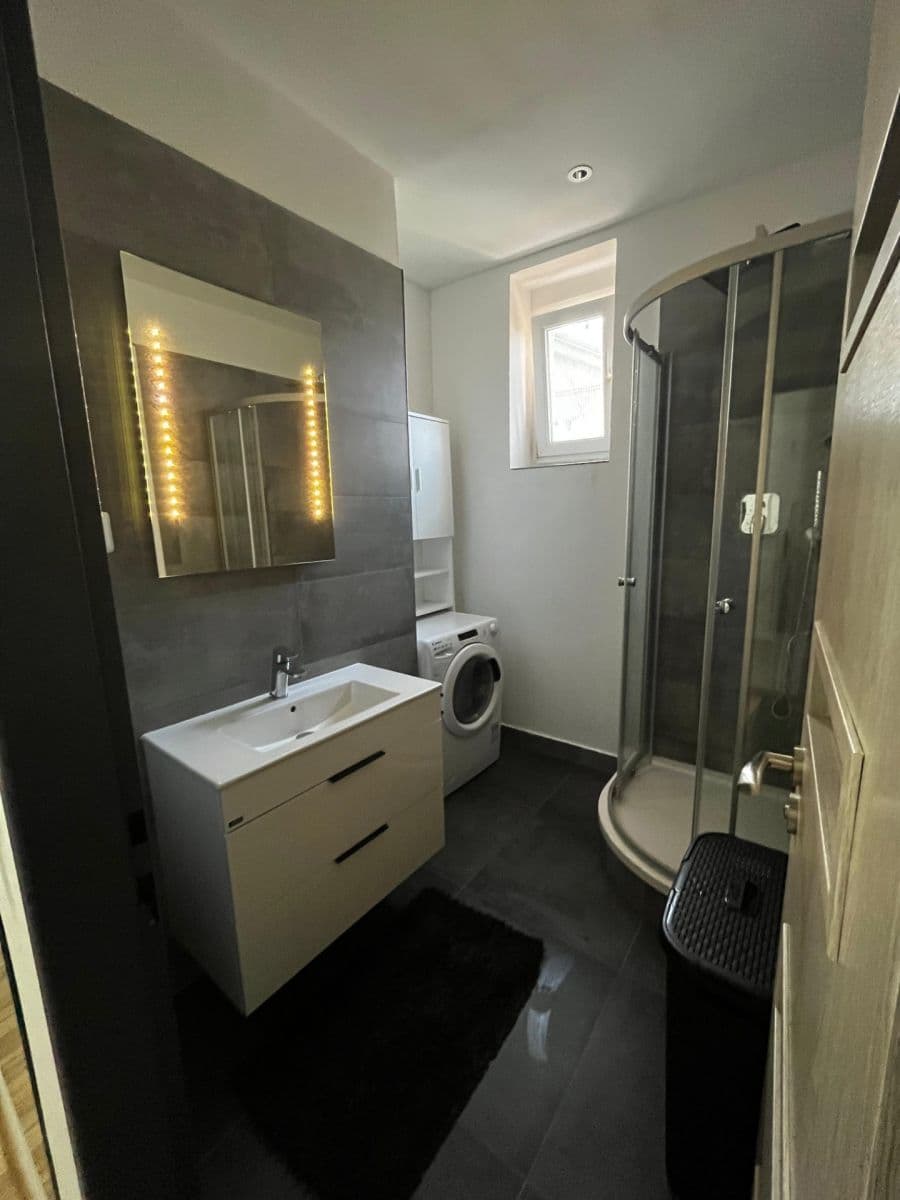 Prenájom bytu 2-izbový 44 m², Amálská, Kladno, Středočeský kraj Prenájom bytu 2-izbový 44 m², Amálská, Kladno, Středočeský kraj