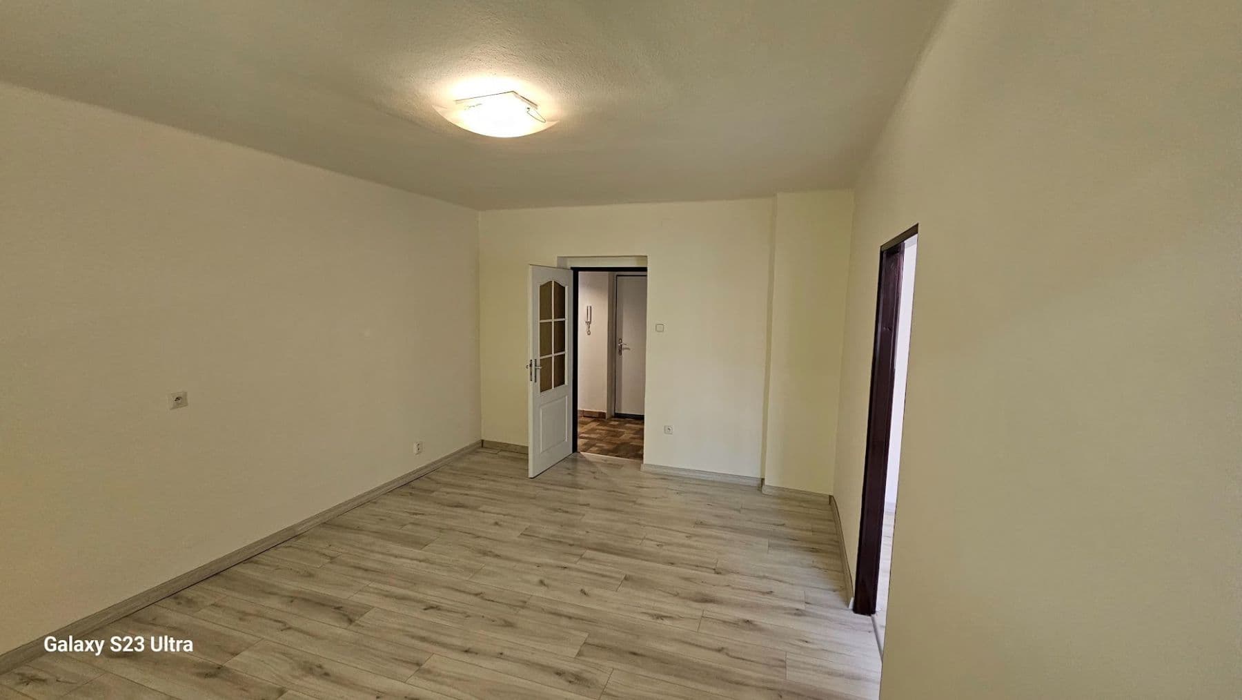 Predaj bytu 3-izbový 80 m², Husovo náměstí, Mladá Vožice, Jihočeský kraj Predaj bytu 3-izbový 80 m², Husovo náměstí, Mladá Vožice, Jihočeský kraj