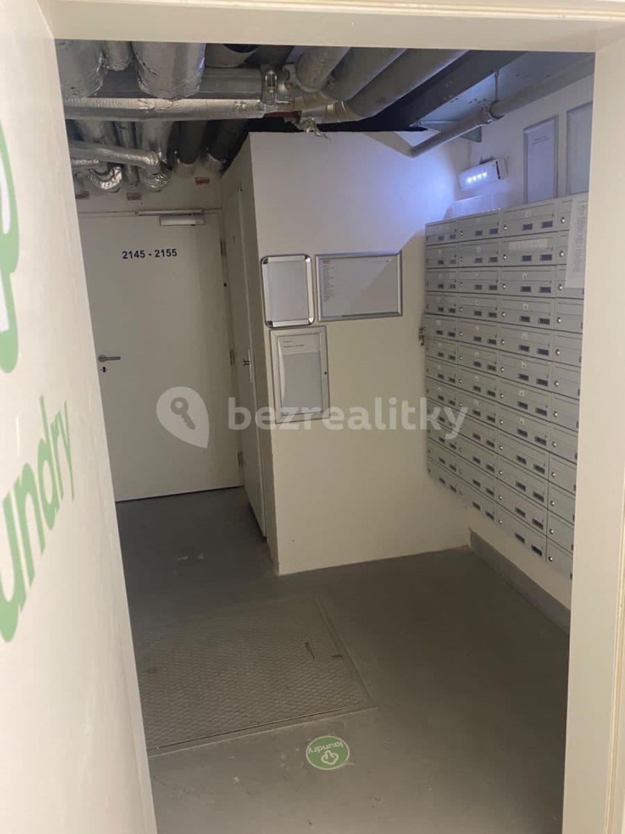 Prenájom nebytového priestoru 3 m², Děčínská, Praha, Praha Prenájom nebytového priestoru 3 m², Děčínská, Praha, Praha