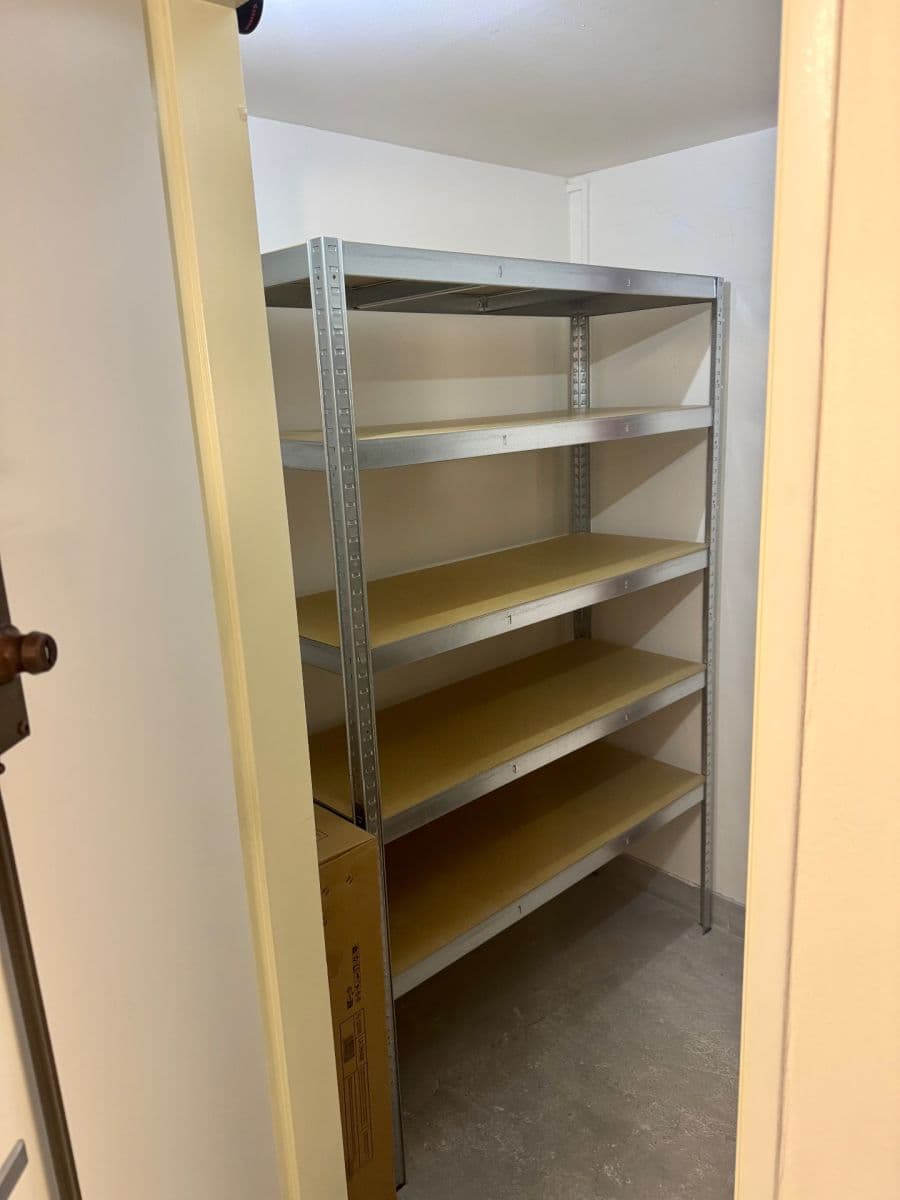 Prenájom nebytového priestoru 3 m², Děčínská, Praha, Praha Prenájom nebytového priestoru 3 m², Děčínská, Praha, Praha