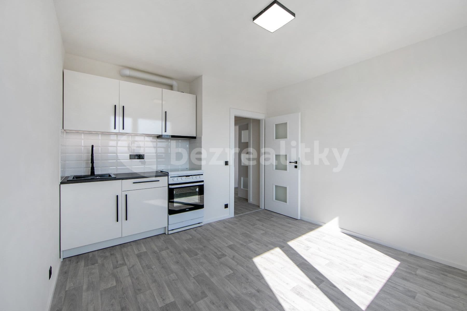 Prenájom bytu 1-izbový 39 m², Ledecká, Plzeň, Plzeňský kraj Prenájom bytu 1-izbový 39 m², Ledecká, Plzeň, Plzeňský kraj