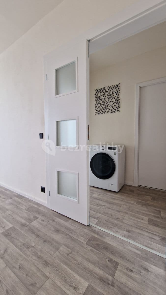 Prenájom bytu 1-izbový 39 m², Ledecká, Plzeň, Plzeňský kraj Prenájom bytu 1-izbový 39 m², Ledecká, Plzeň, Plzeňský kraj