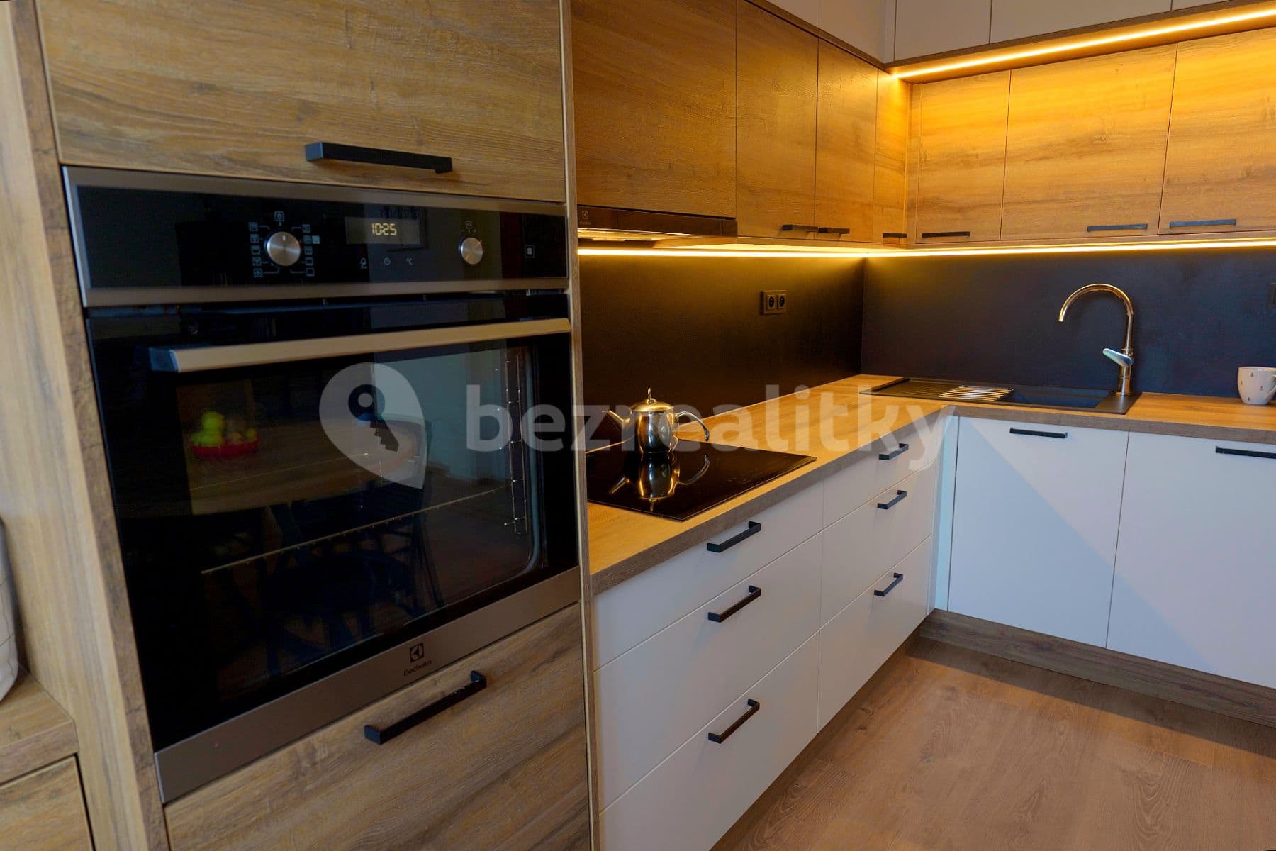 Prenájom bytu 3-izbový 72 m², Metelkova, Kuřim, Jihomoravský kraj Prenájom bytu 3-izbový 72 m², Metelkova, Kuřim, Jihomoravský kraj