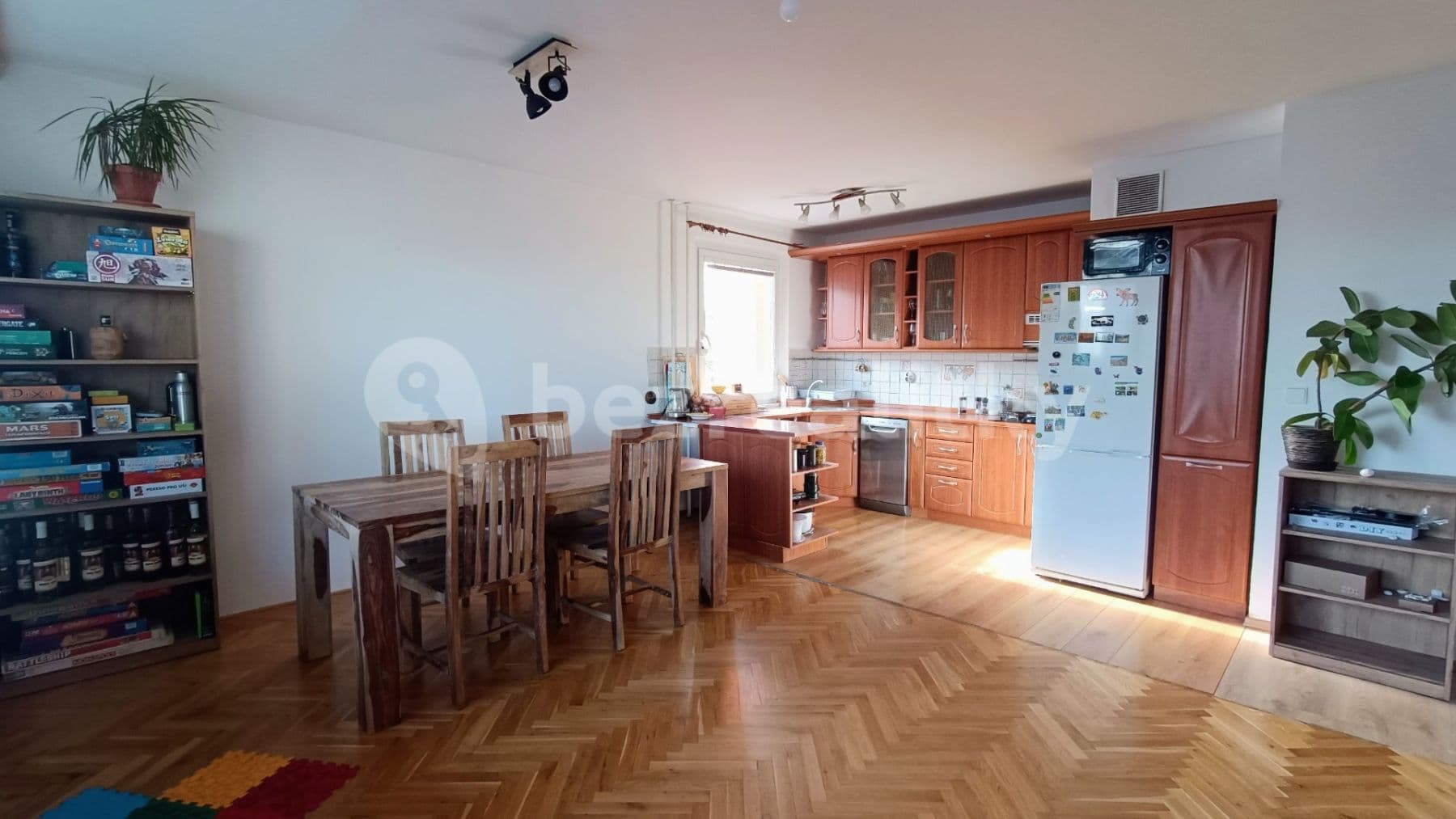 Prenájom bytu 3-izbový 76 m², Svojetická, Praha, Praha Prenájom bytu 3-izbový 76 m², Svojetická, Praha, Praha