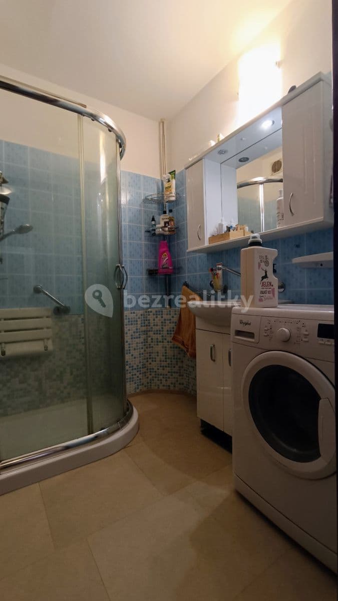 Prenájom bytu 3-izbový 76 m², Svojetická, Praha, Praha Prenájom bytu 3-izbový 76 m², Svojetická, Praha, Praha