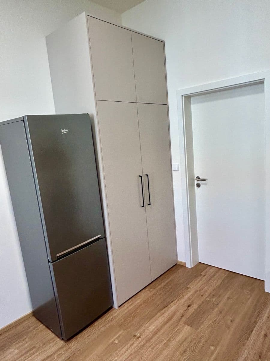 Prenájom bytu 2-izbový 41 m², U Santošky, Praha, Praha Prenájom bytu 2-izbový 41 m², U Santošky, Praha, Praha
