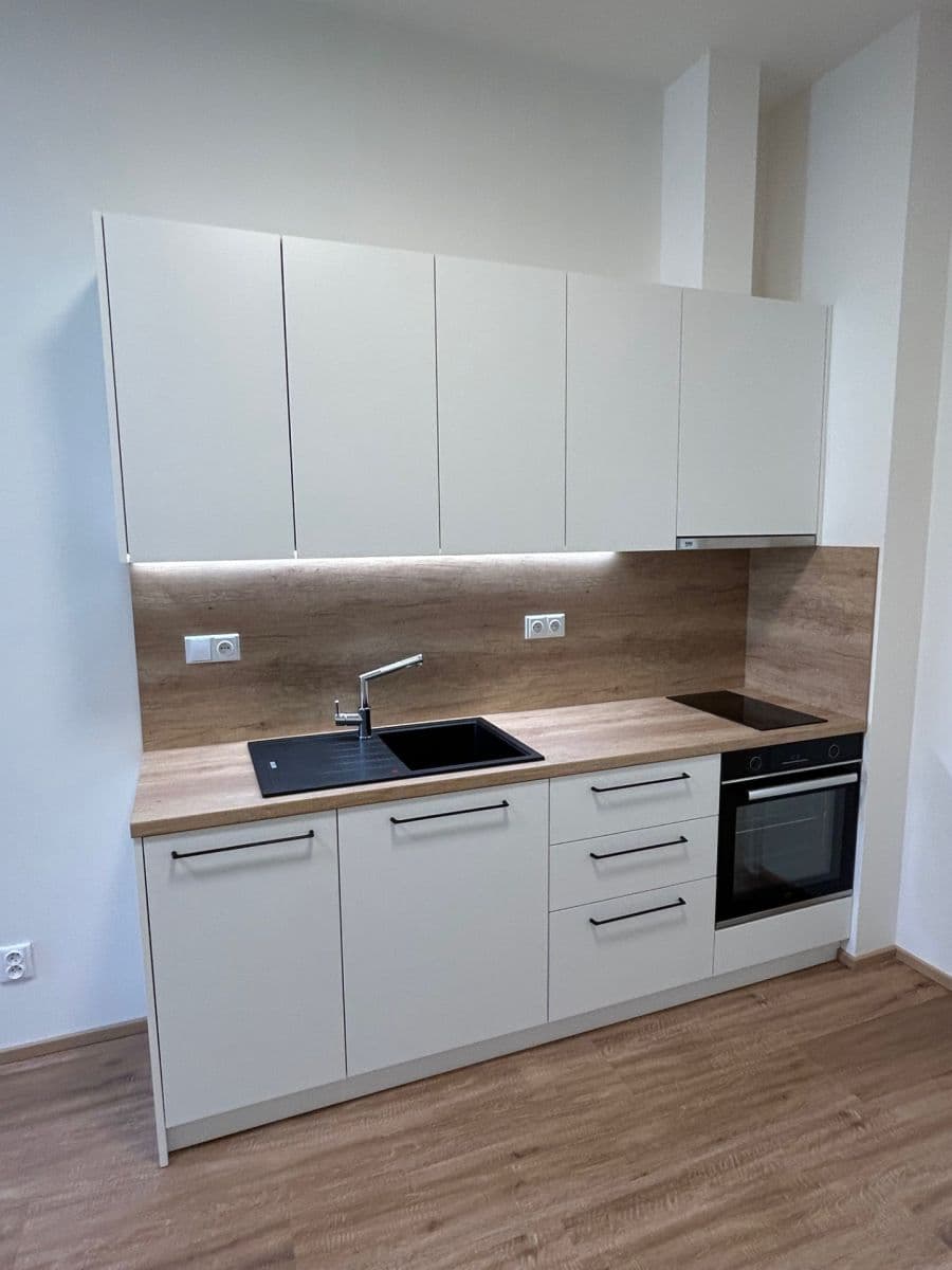 Prenájom bytu 2-izbový 41 m², U Santošky, Praha, Praha Prenájom bytu 2-izbový 41 m², U Santošky, Praha, Praha