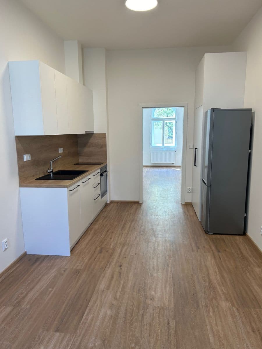 Prenájom bytu 2-izbový 41 m², U Santošky, Praha, Praha Prenájom bytu 2-izbový 41 m², U Santošky, Praha, Praha