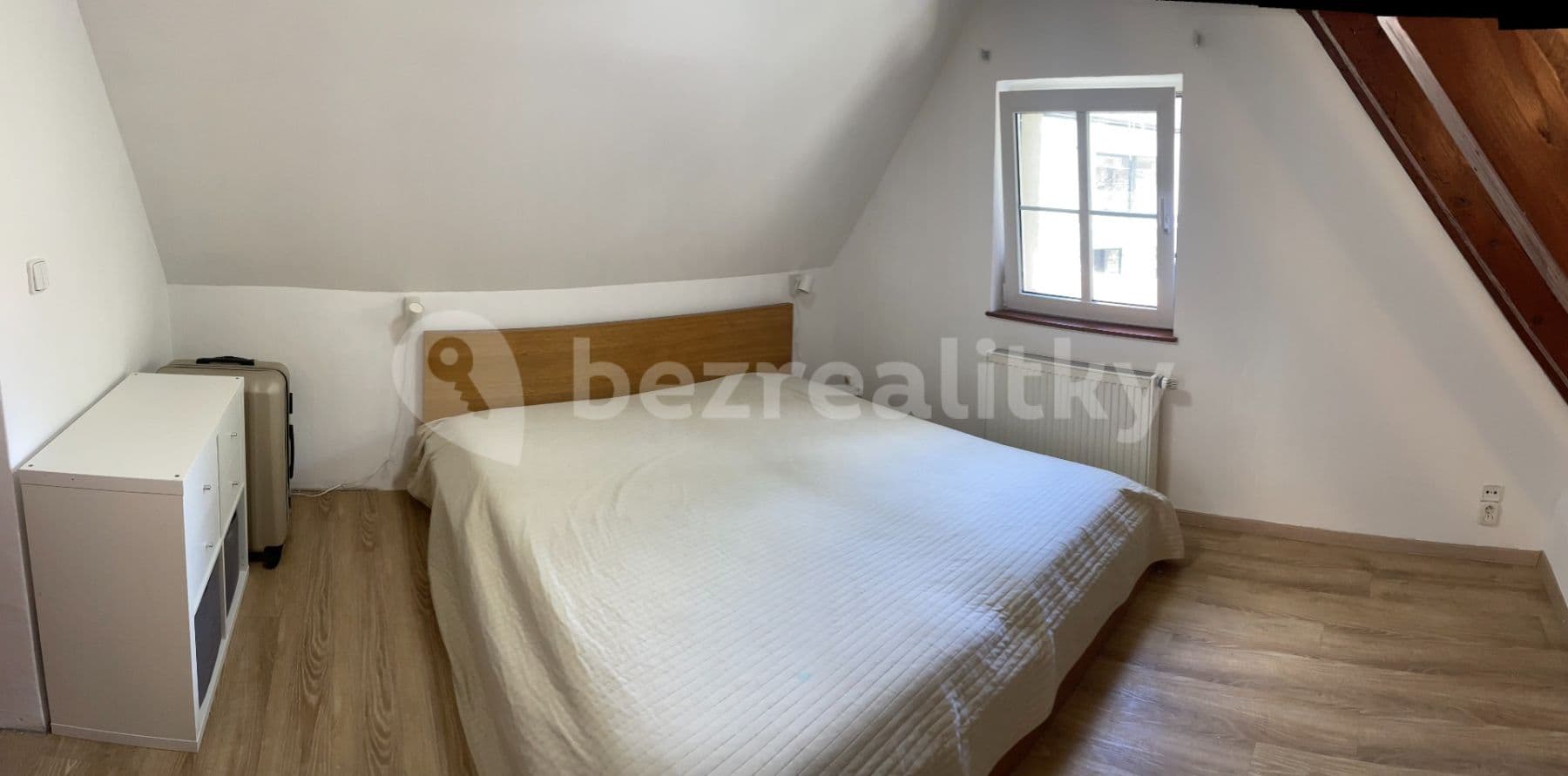 Prenájom bytu 4-izbový 82 m², Záběhlická, Praha, Praha Prenájom bytu 4-izbový 82 m², Záběhlická, Praha, Praha