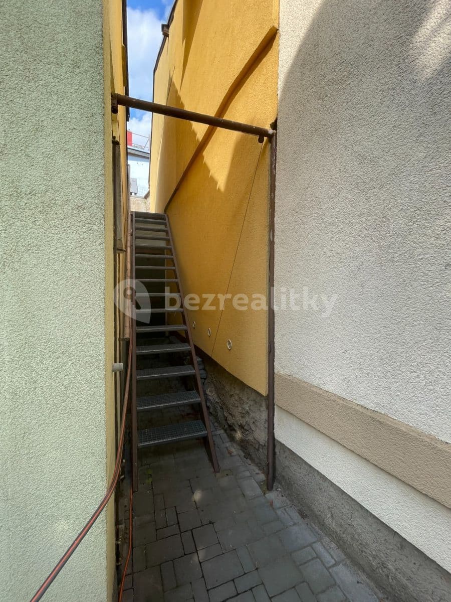 Prenájom bytu 4-izbový 82 m², Záběhlická, Praha, Praha Prenájom bytu 4-izbový 82 m², Záběhlická, Praha, Praha