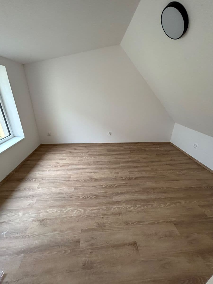 Prenájom bytu 4-izbový 82 m², Záběhlická, Praha, Praha Prenájom bytu 4-izbový 82 m², Záběhlická, Praha, Praha