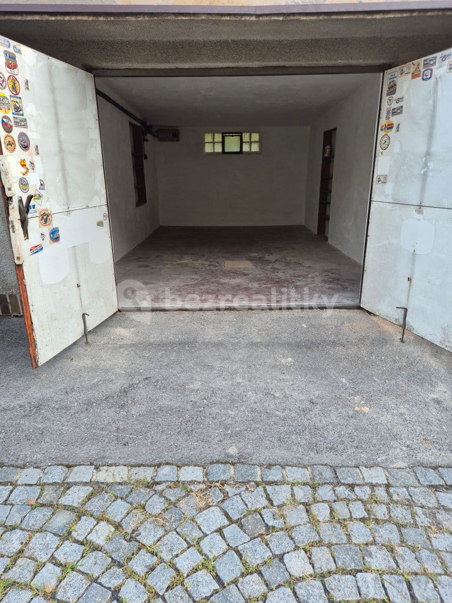 Prenájom garáže 19 m², U První baterie, Praha, Praha Prenájom garáže 19 m², U První baterie, Praha, Praha