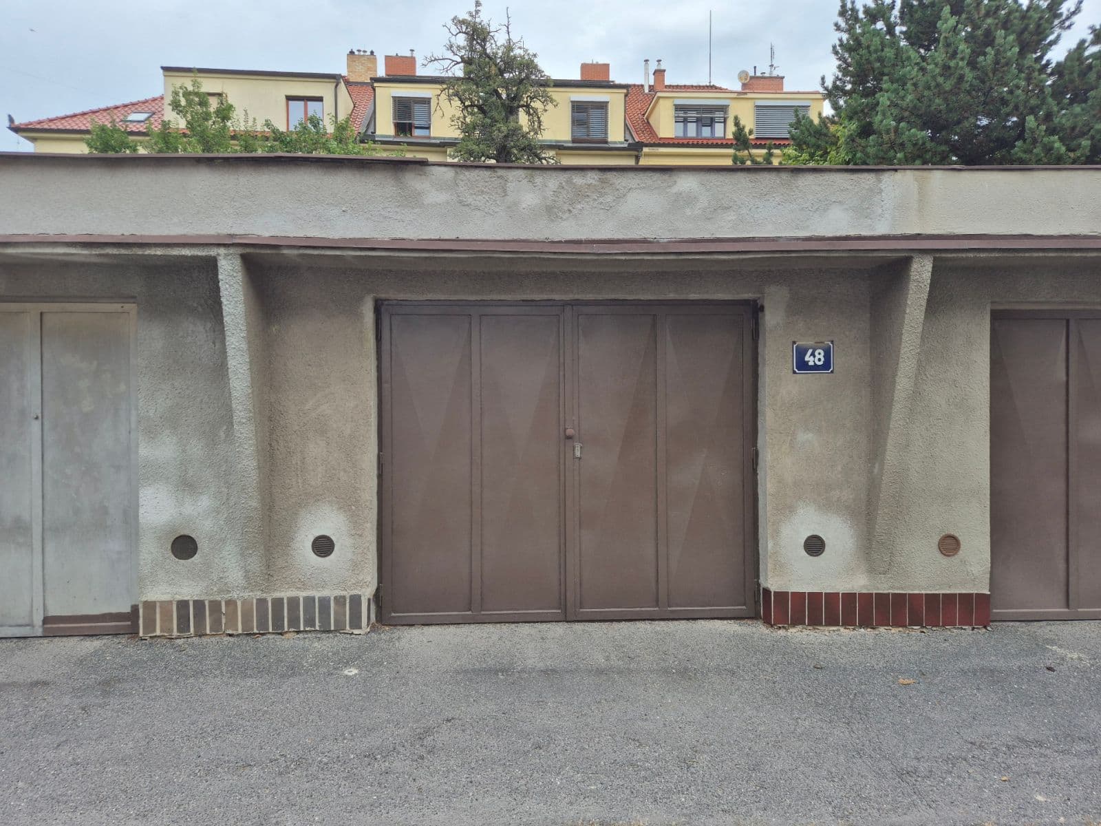 Prenájom garáže 19 m², U První baterie, Praha, Praha Prenájom garáže 19 m², U První baterie, Praha, Praha