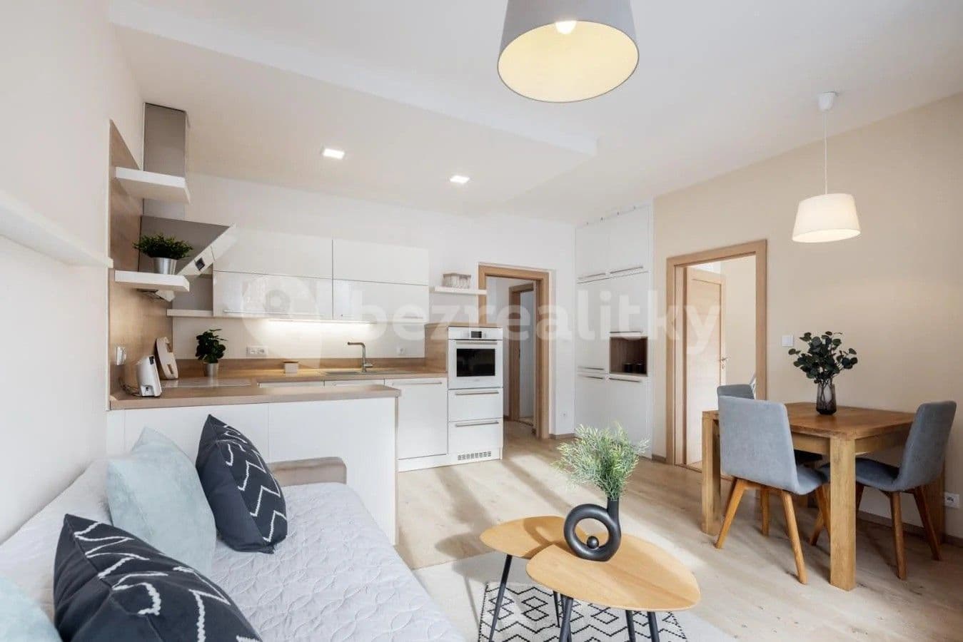 Prenájom bytu 3-izbový 65 m², Bělohorská, Praha, Praha Prenájom bytu 3-izbový 65 m², Bělohorská, Praha, Praha