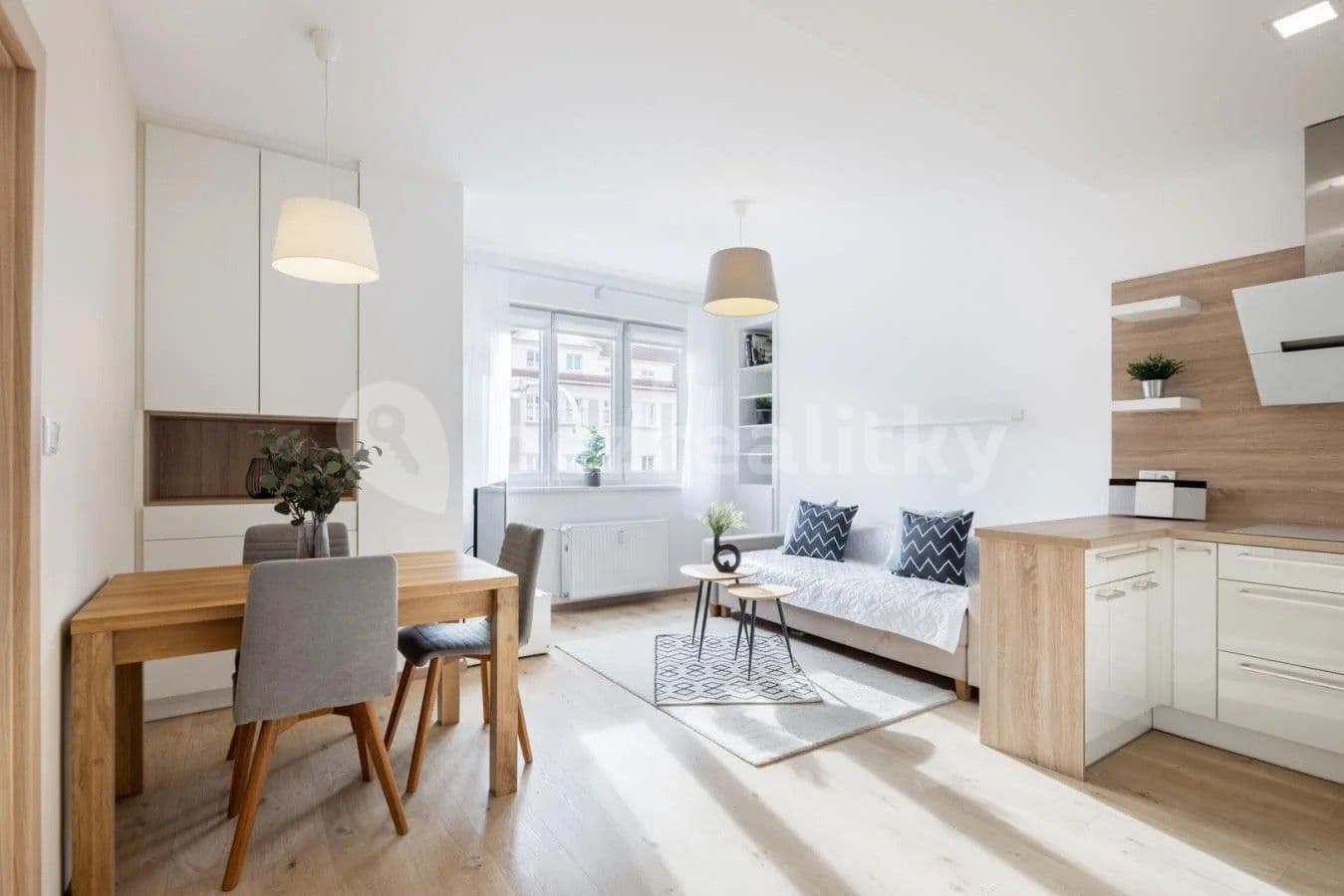 Prenájom bytu 3-izbový 65 m², Bělohorská, Praha, Praha Prenájom bytu 3-izbový 65 m², Bělohorská, Praha, Praha