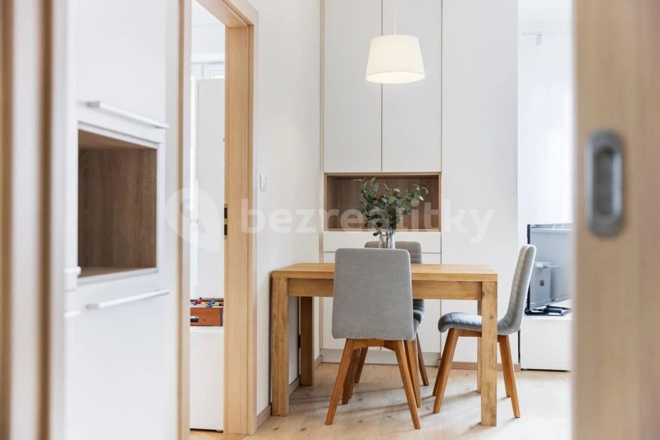 Prenájom bytu 3-izbový 65 m², Bělohorská, Praha, Praha Prenájom bytu 3-izbový 65 m², Bělohorská, Praha, Praha
