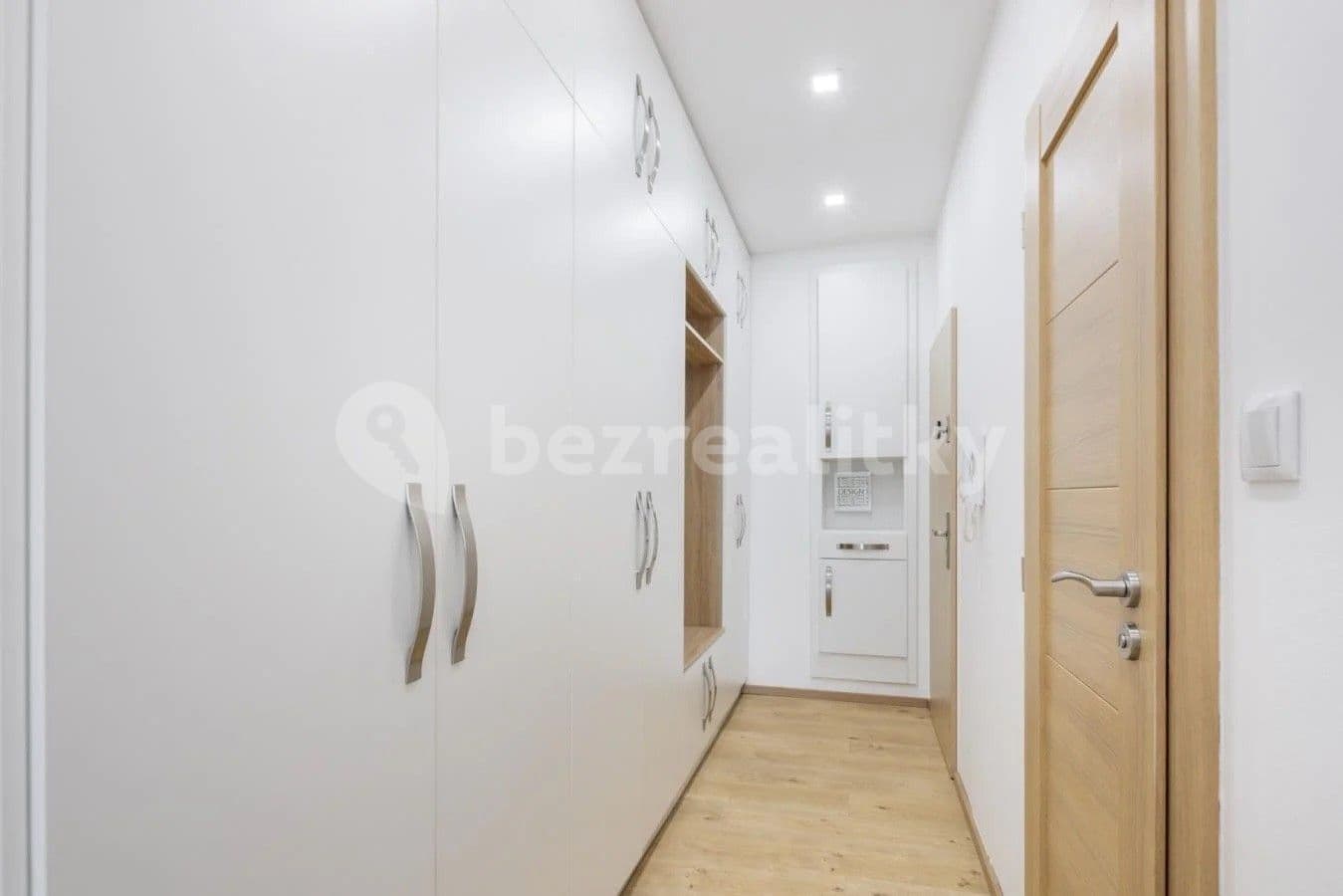 Prenájom bytu 3-izbový 65 m², Bělohorská, Praha, Praha Prenájom bytu 3-izbový 65 m², Bělohorská, Praha, Praha
