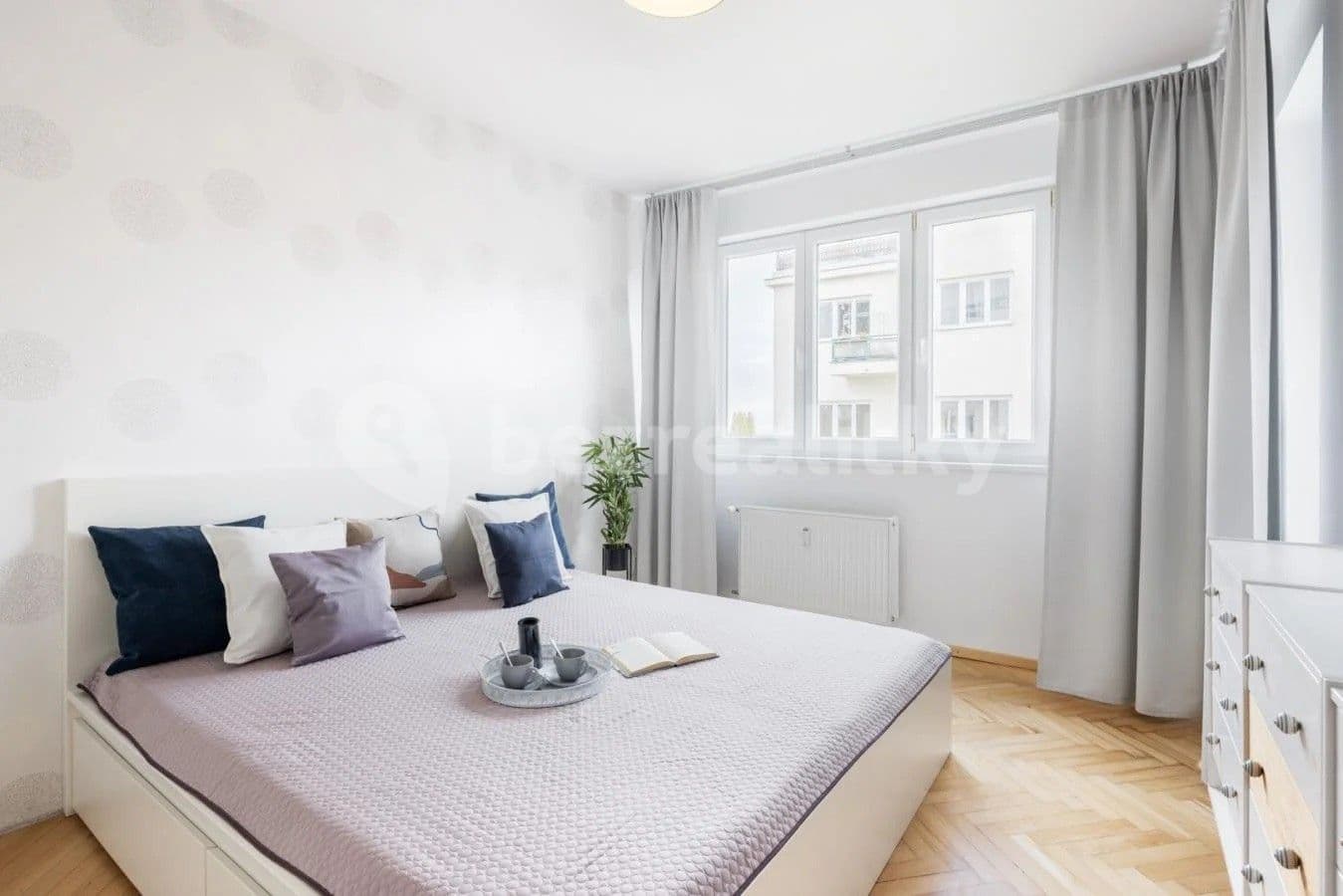 Prenájom bytu 3-izbový 65 m², Bělohorská, Praha, Praha Prenájom bytu 3-izbový 65 m², Bělohorská, Praha, Praha