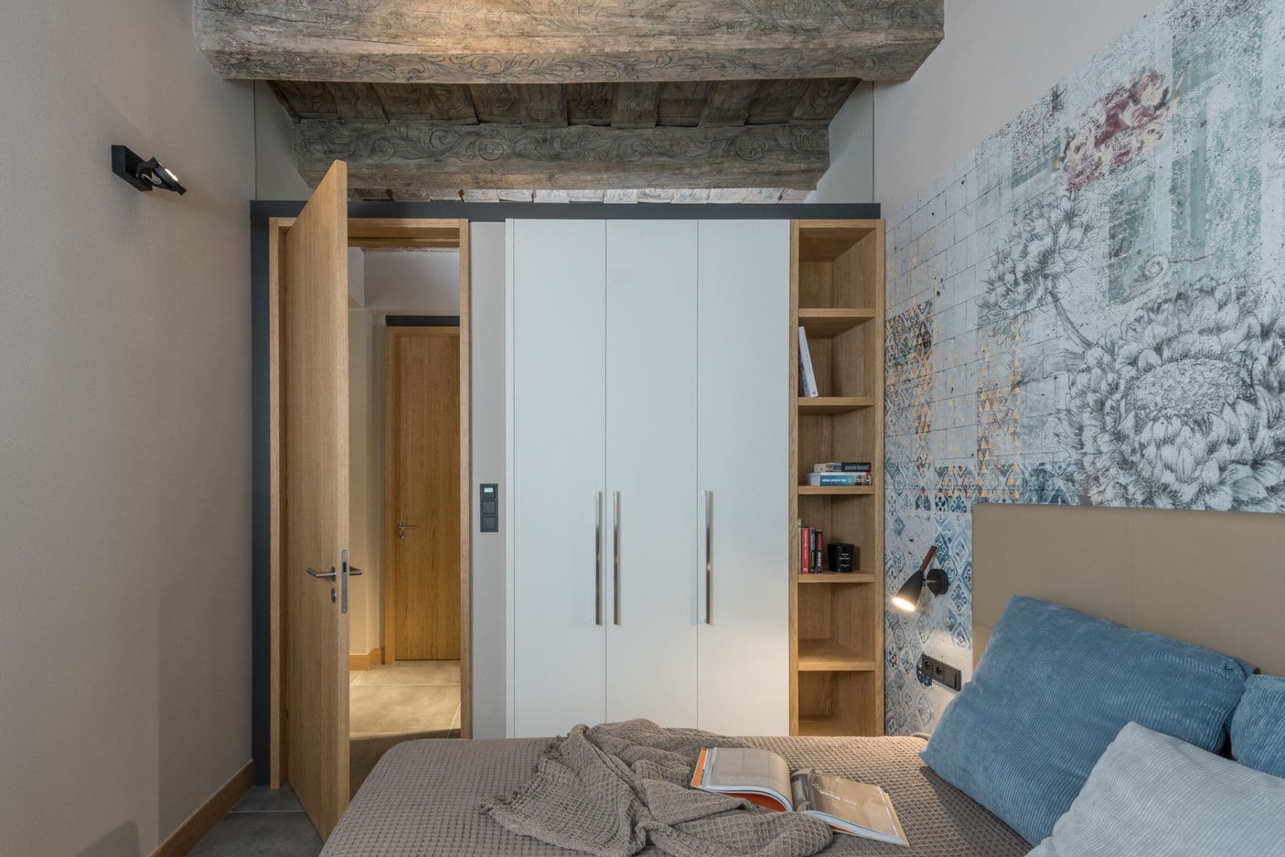 Prenájom bytu 90 m², Vlašská, Praha, Praha Prenájom bytu 90 m², Vlašská, Praha, Praha