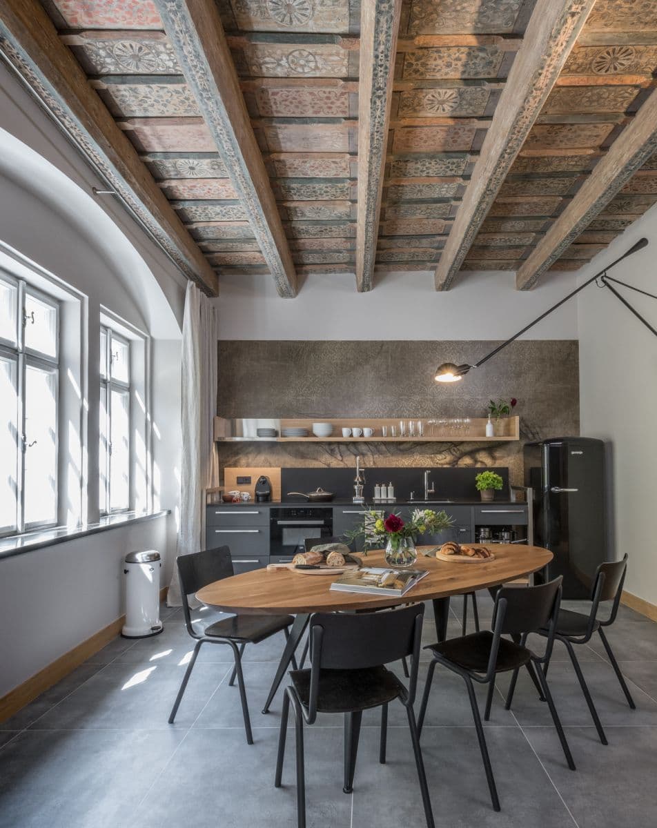 Prenájom bytu 90 m², Vlašská, Praha, Praha Prenájom bytu 90 m², Vlašská, Praha, Praha