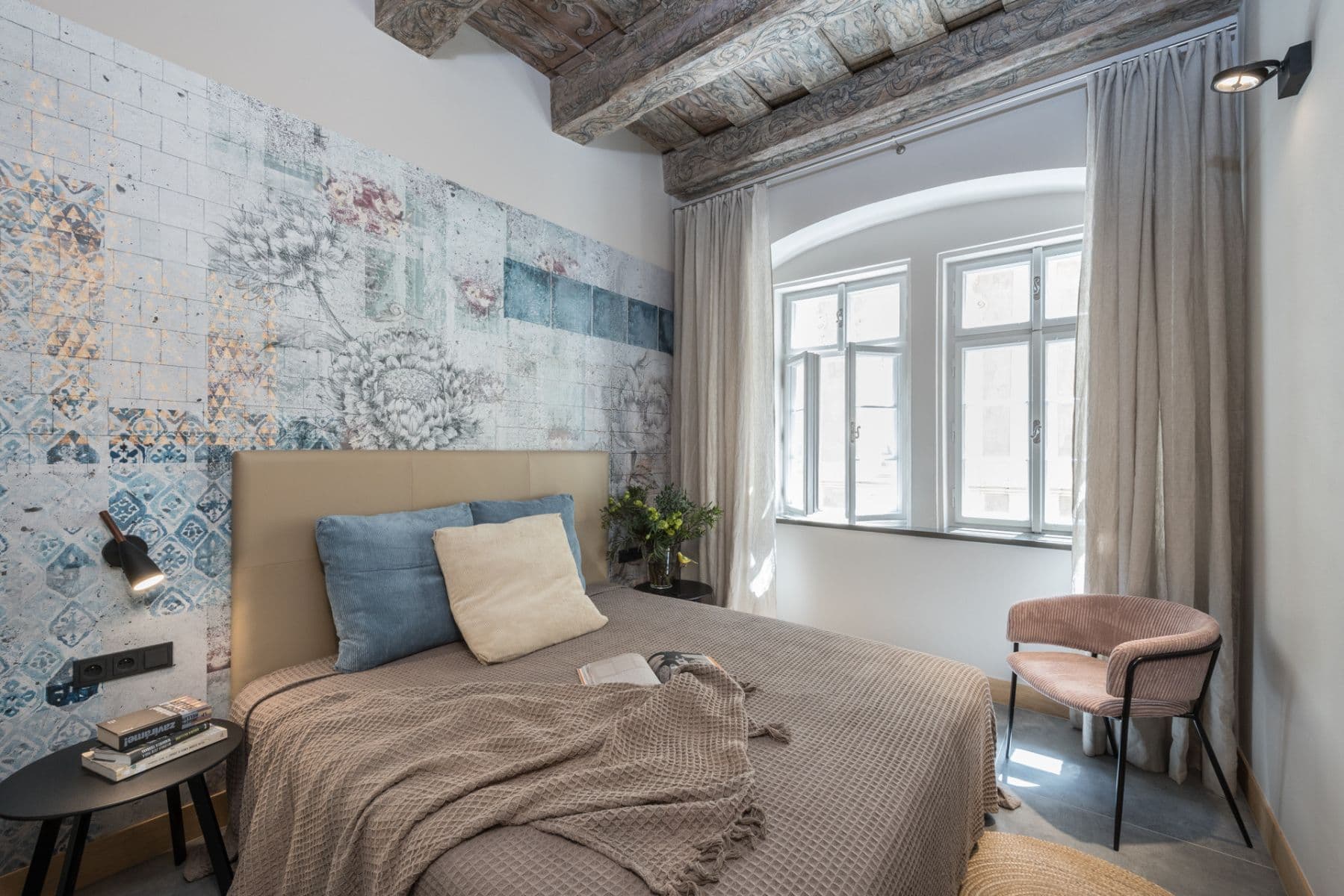 Prenájom bytu 90 m², Vlašská, Praha, Praha Prenájom bytu 90 m², Vlašská, Praha, Praha