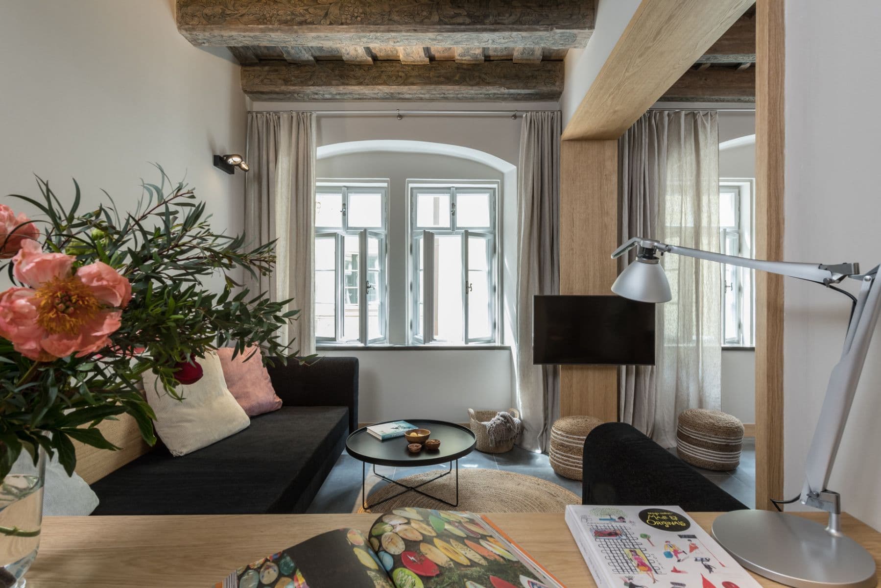 Prenájom bytu 90 m², Vlašská, Praha, Praha Prenájom bytu 90 m², Vlašská, Praha, Praha
