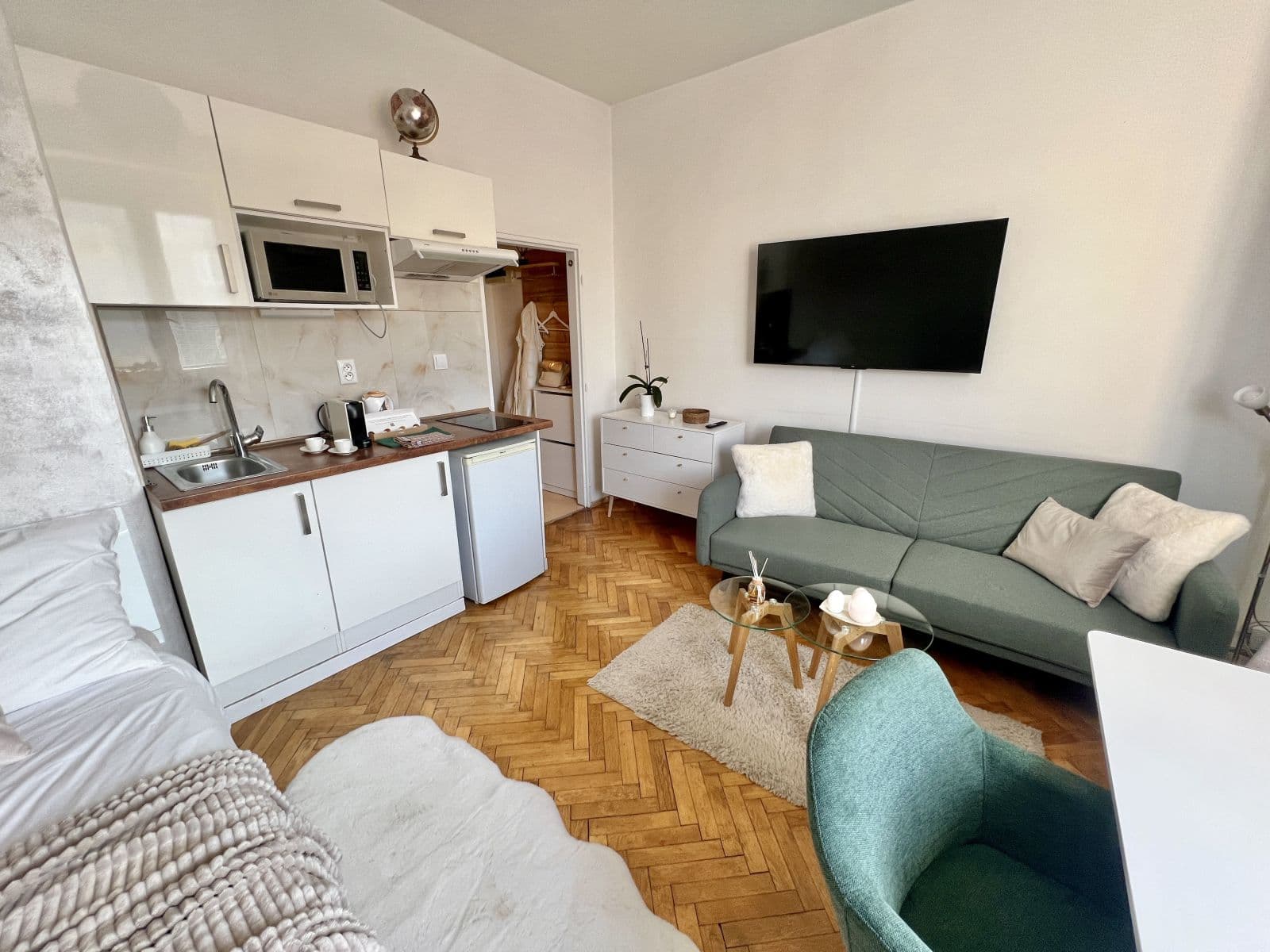 Prenájom bytu 25 m², Na Bitevní Pláni, Praha, Praha Prenájom bytu 25 m², Na Bitevní Pláni, Praha, Praha