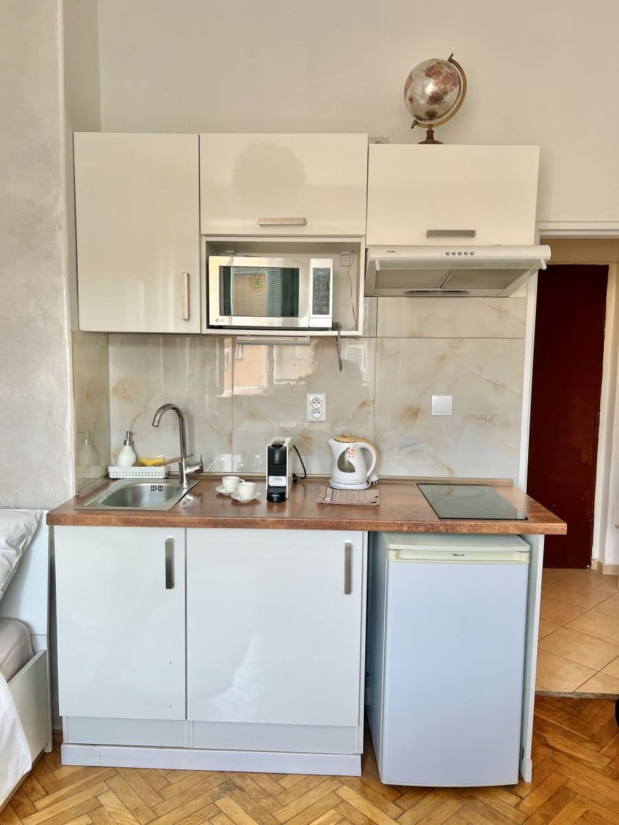 Prenájom bytu 25 m², Na Bitevní Pláni, Praha, Praha Prenájom bytu 25 m², Na Bitevní Pláni, Praha, Praha