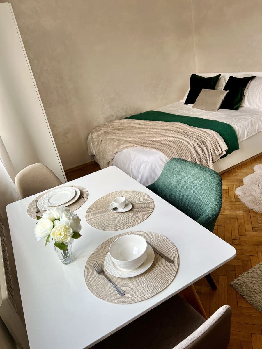 Prenájom bytu 25 m², Na Bitevní Pláni, Praha, Praha Prenájom bytu 25 m², Na Bitevní Pláni, Praha, Praha