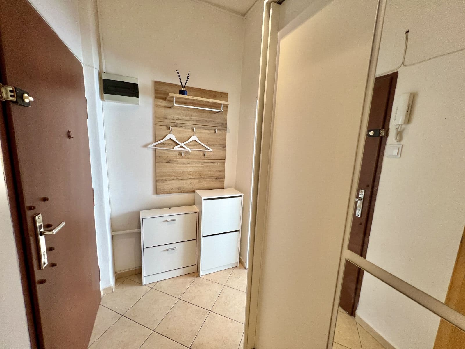 Prenájom bytu 25 m², Na Bitevní Pláni, Praha, Praha Prenájom bytu 25 m², Na Bitevní Pláni, Praha, Praha
