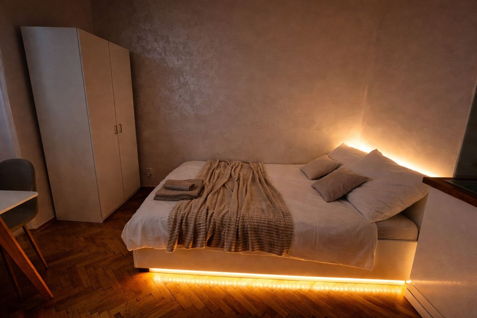 Prenájom bytu 25 m², Na Bitevní Pláni, Praha, Praha Prenájom bytu 25 m², Na Bitevní Pláni, Praha, Praha