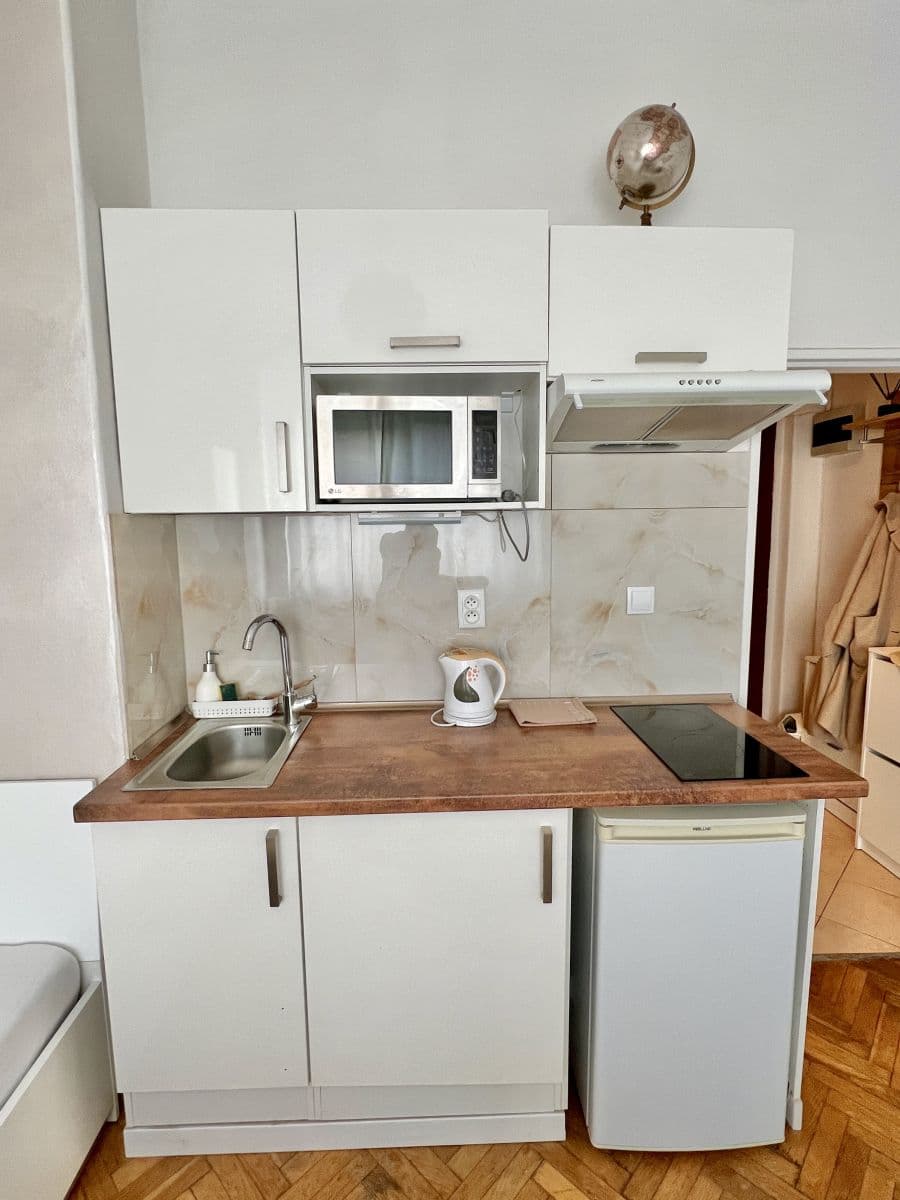 Prenájom bytu 25 m², Na Bitevní Pláni, Praha, Praha Prenájom bytu 25 m², Na Bitevní Pláni, Praha, Praha