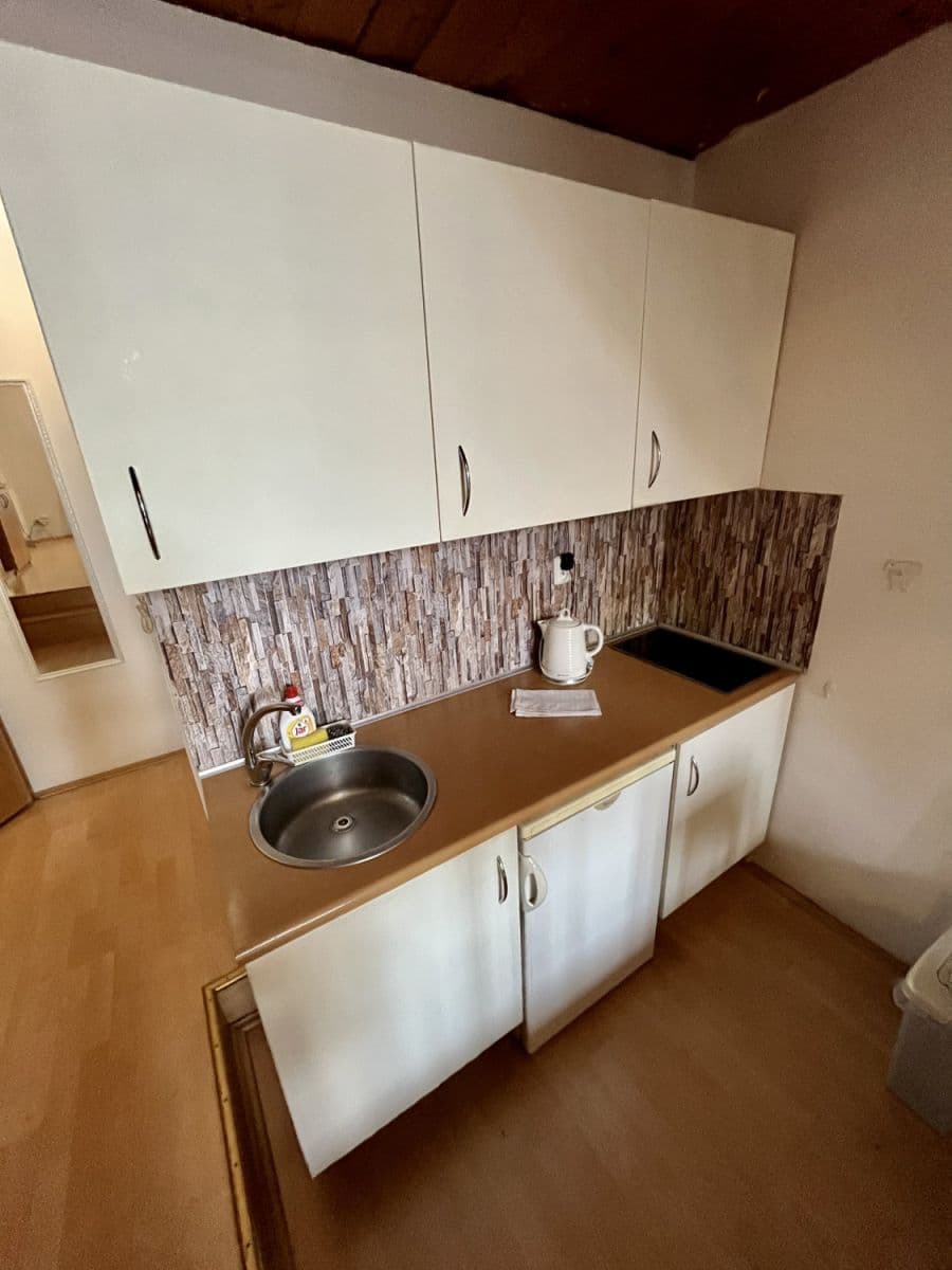Prenájom bytu 25 m², Magistrů, Praha, Praha Prenájom bytu 25 m², Magistrů, Praha, Praha