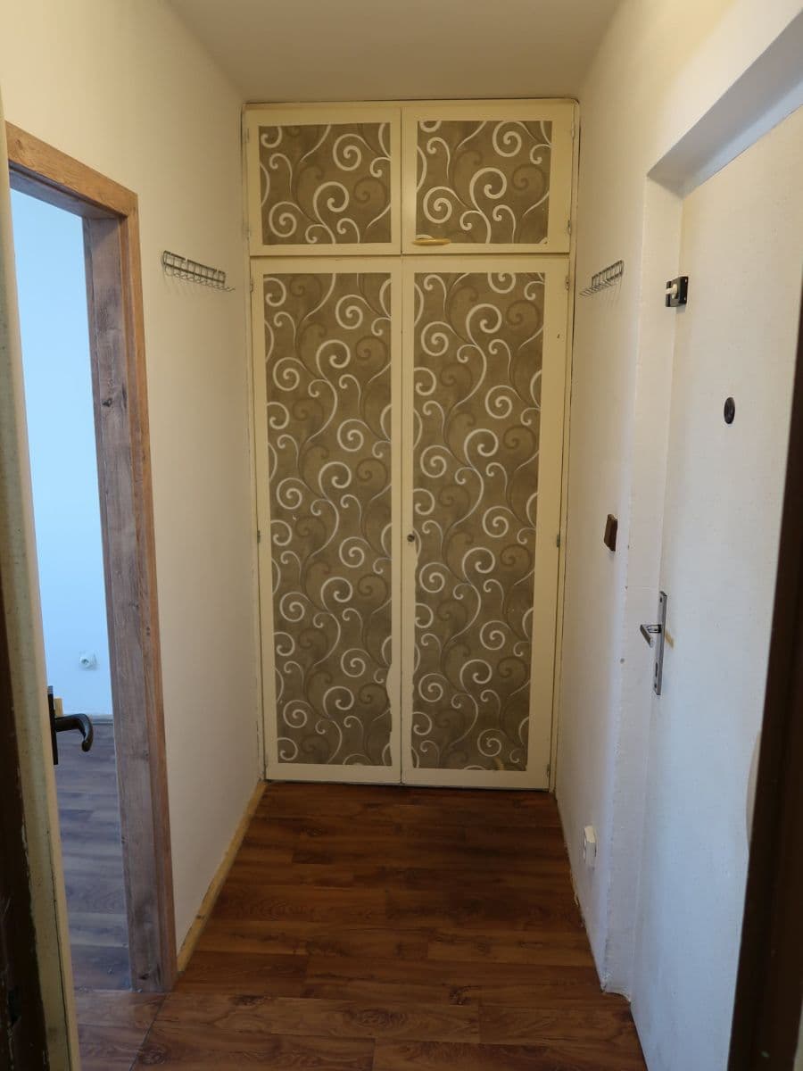 Prenájom bytu 2-izbový 34 m², Veverkova, Hradec Králové, Královéhradecký kraj Prenájom bytu 2-izbový 34 m², Veverkova, Hradec Králové, Královéhradecký kraj