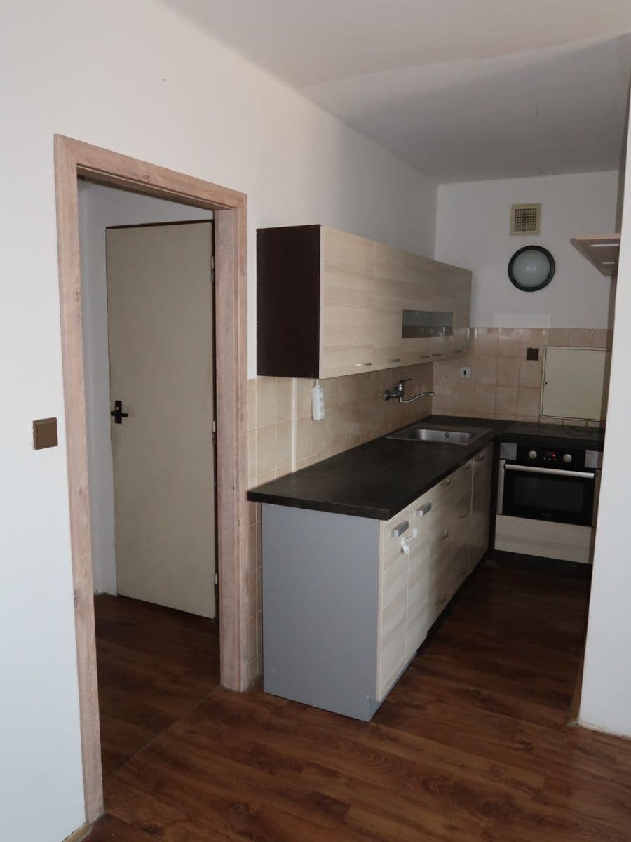 Prenájom bytu 2-izbový 34 m², Veverkova, Hradec Králové, Královéhradecký kraj Prenájom bytu 2-izbový 34 m², Veverkova, Hradec Králové, Královéhradecký kraj