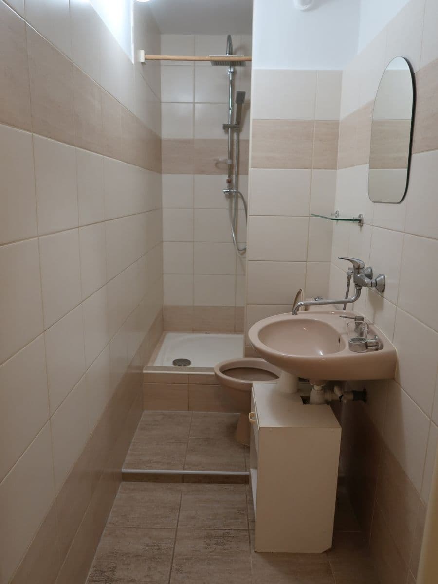 Prenájom bytu 2-izbový 34 m², Veverkova, Hradec Králové, Královéhradecký kraj Prenájom bytu 2-izbový 34 m², Veverkova, Hradec Králové, Královéhradecký kraj
