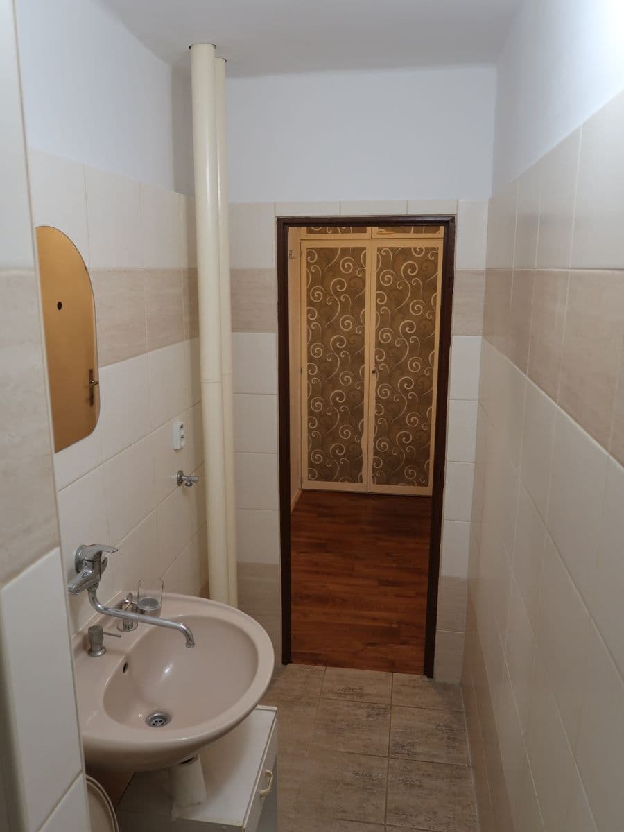 Prenájom bytu 2-izbový 34 m², Veverkova, Hradec Králové, Královéhradecký kraj Prenájom bytu 2-izbový 34 m², Veverkova, Hradec Králové, Královéhradecký kraj