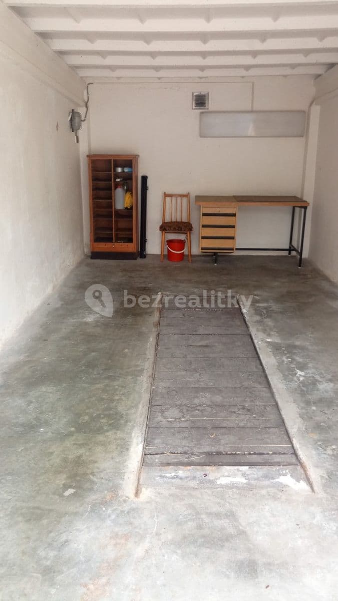 Prenájom garáže 18 m², Šrámkova, Brno, Jihomoravský kraj Prenájom garáže 18 m², Šrámkova, Brno, Jihomoravský kraj