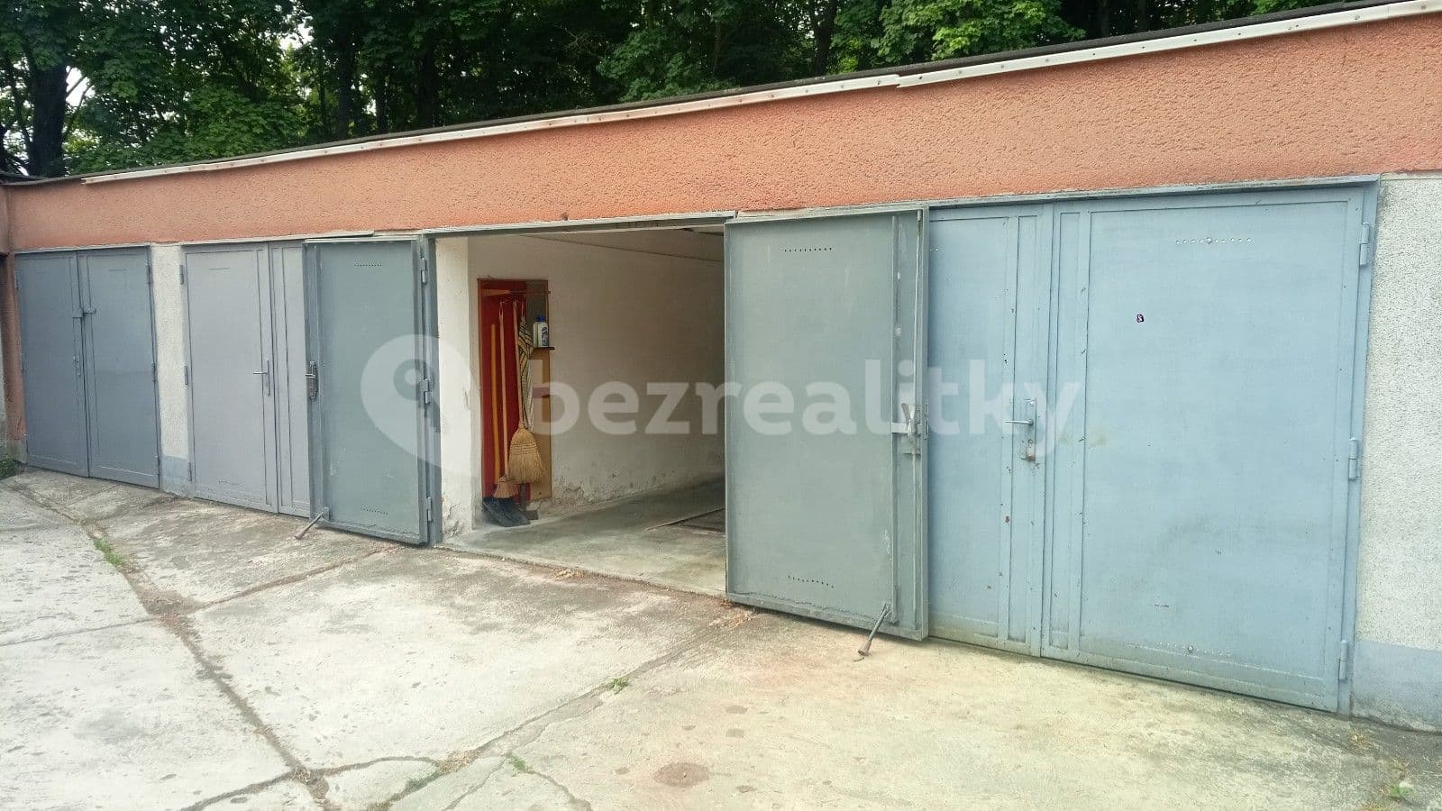 Prenájom garáže 18 m², Šrámkova, Brno, Jihomoravský kraj Prenájom garáže 18 m², Šrámkova, Brno, Jihomoravský kraj