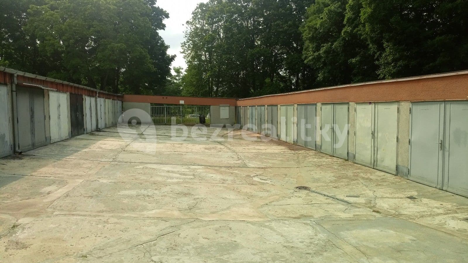 Prenájom garáže 18 m², Šrámkova, Brno, Jihomoravský kraj Prenájom garáže 18 m², Šrámkova, Brno, Jihomoravský kraj