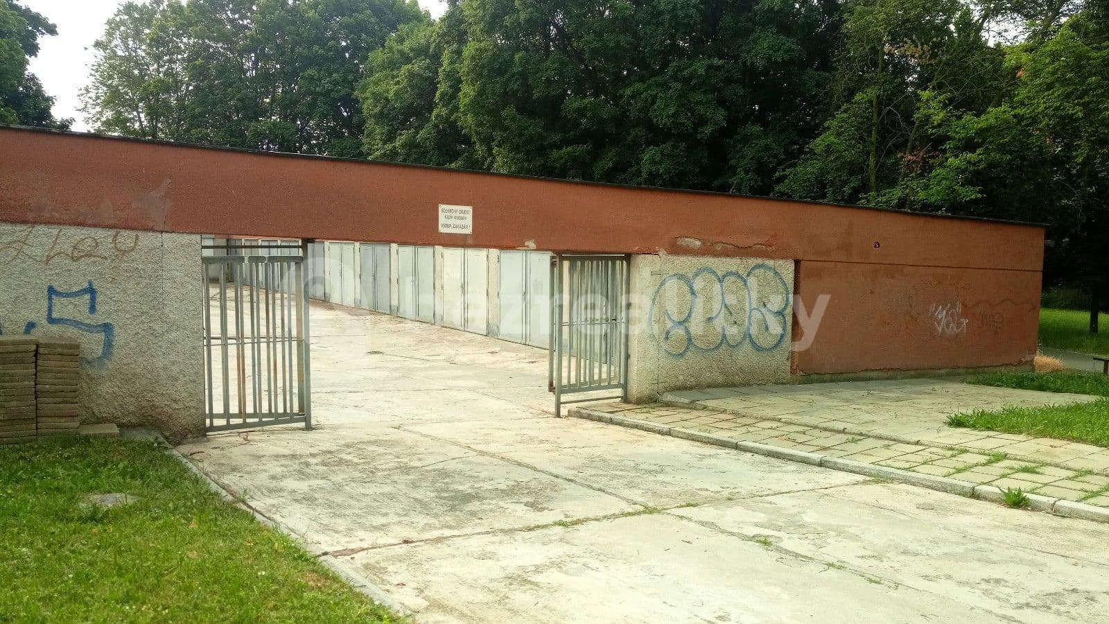 Prenájom garáže 18 m², Šrámkova, Brno, Jihomoravský kraj Prenájom garáže 18 m², Šrámkova, Brno, Jihomoravský kraj