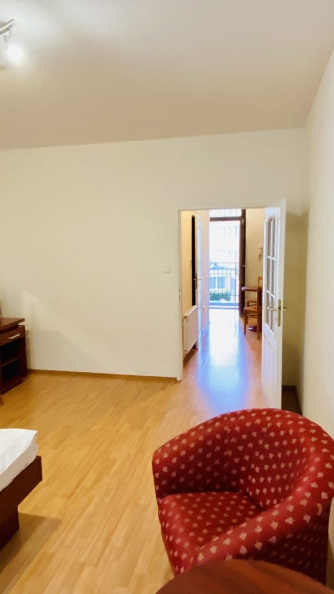 Prenájom bytu 37 m², Jana Masaryka, Praha, Praha Prenájom bytu 37 m², Jana Masaryka, Praha, Praha