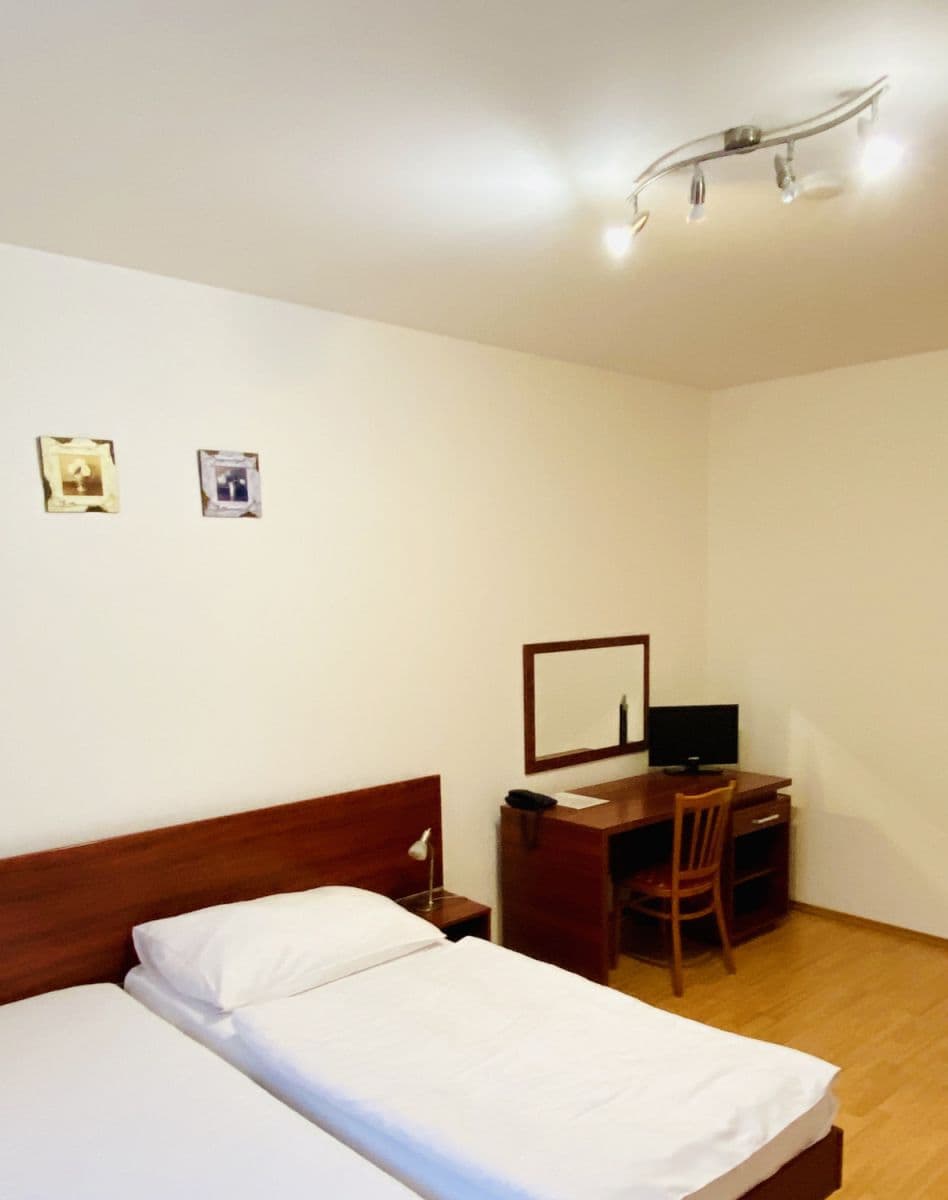 Prenájom bytu 37 m², Jana Masaryka, Praha, Praha Prenájom bytu 37 m², Jana Masaryka, Praha, Praha
