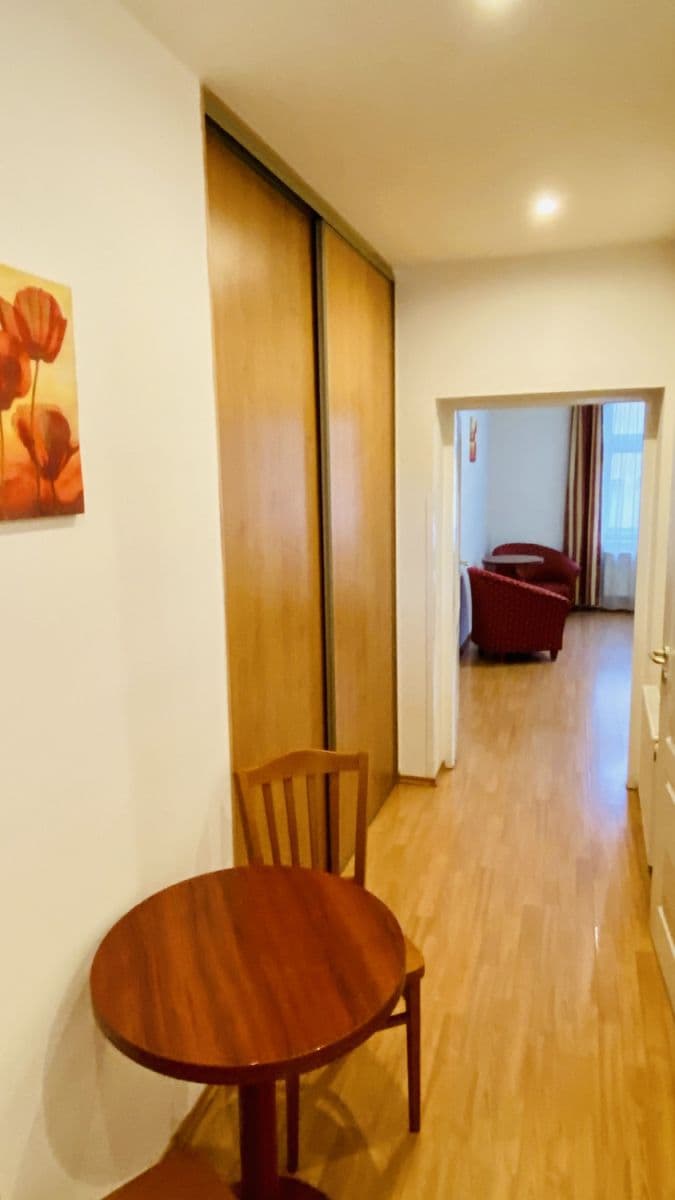 Prenájom bytu 37 m², Jana Masaryka, Praha, Praha Prenájom bytu 37 m², Jana Masaryka, Praha, Praha
