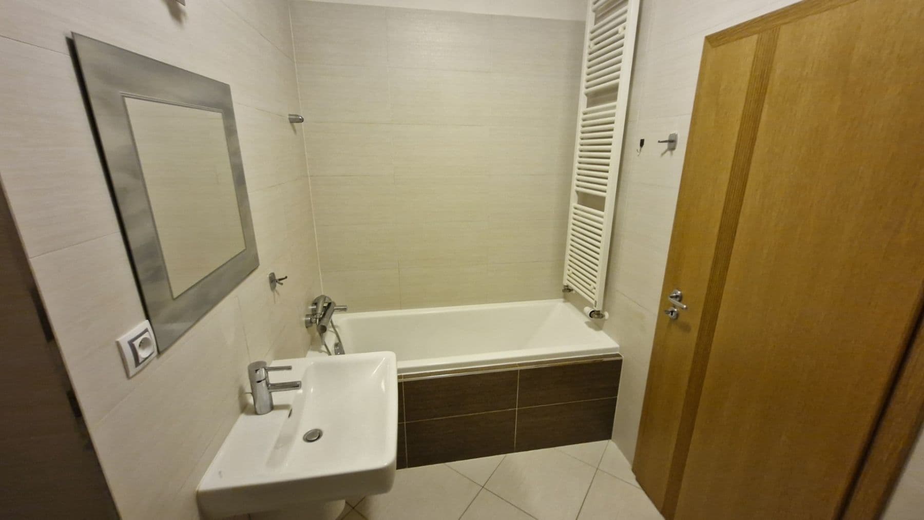 Prenájom bytu 3-izbový 65 m², Svitákova, Praha, Praha Prenájom bytu 3-izbový 65 m², Svitákova, Praha, Praha