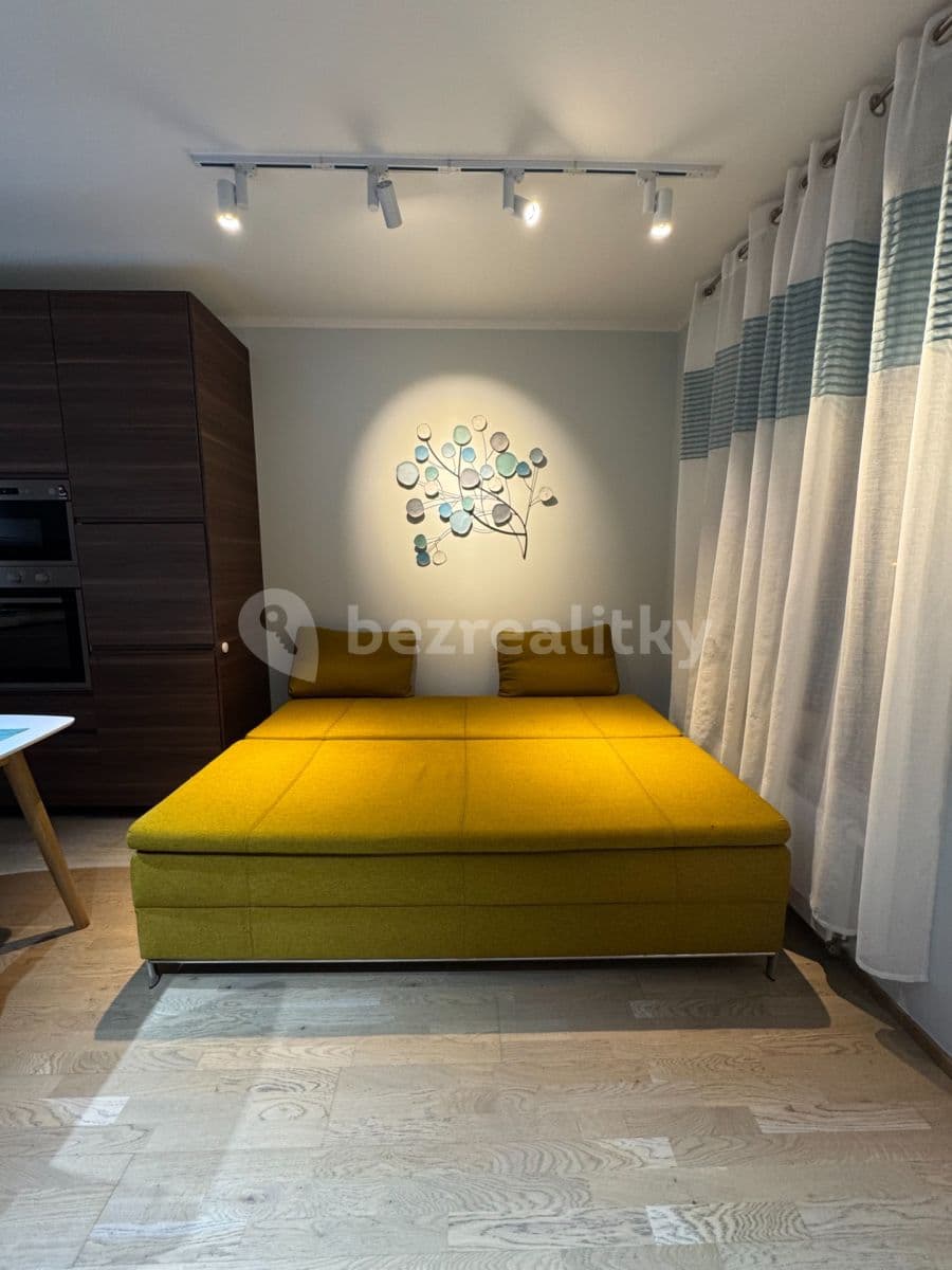 Prenájom bytu 2-izbový 50 m², V Háji, Praha, Praha Prenájom bytu 2-izbový 50 m², V Háji, Praha, Praha